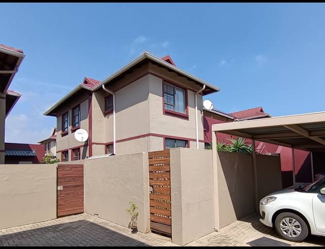 3 BEDROOM TOWNHOUSE FOR SALE IN NEW MARKET PARK